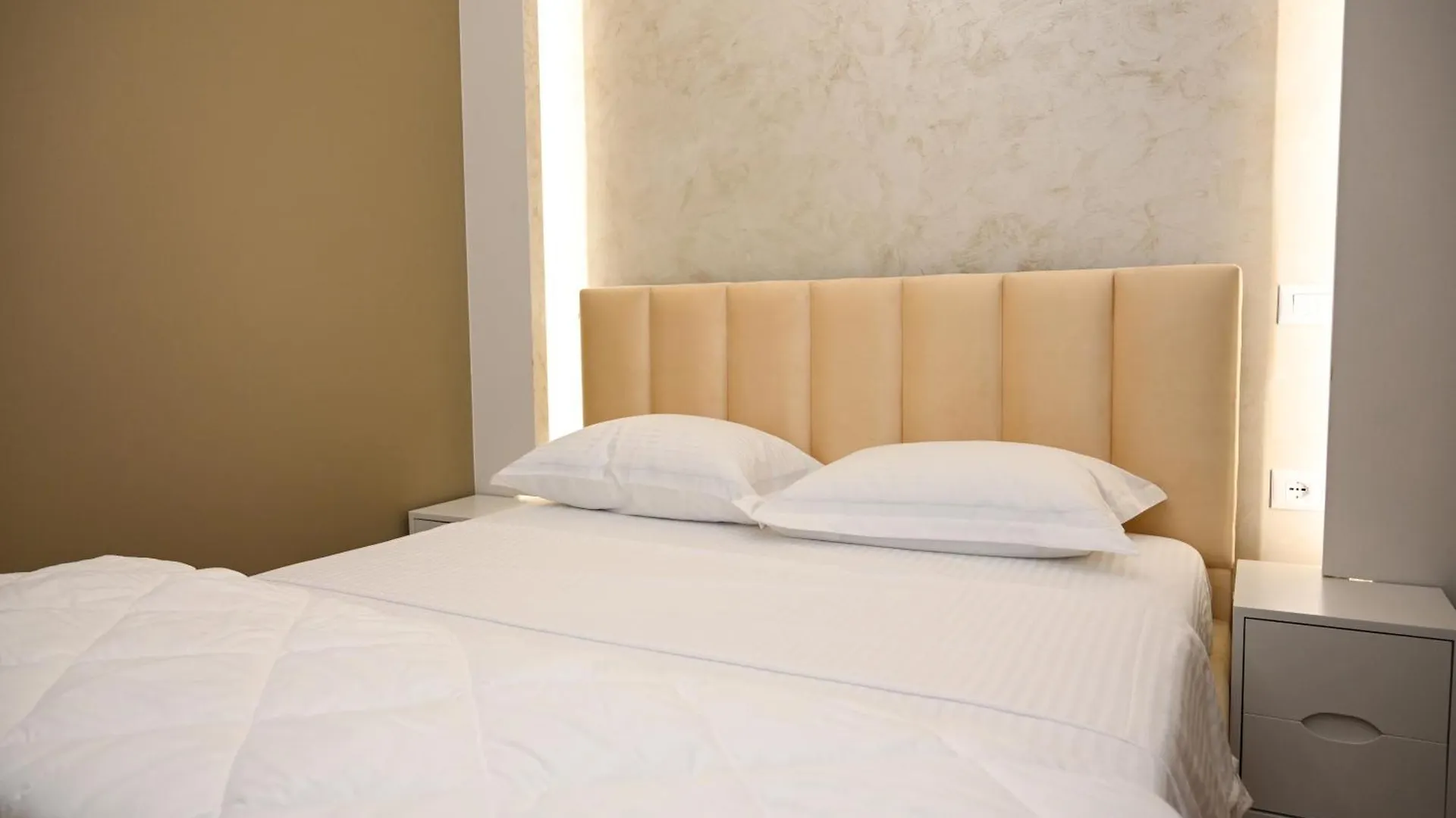 Swiss Lux Apartments Durrës