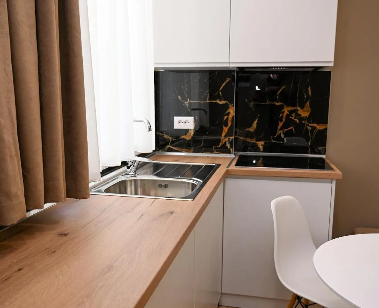 Swiss Lux Apartments Durrës 0*,