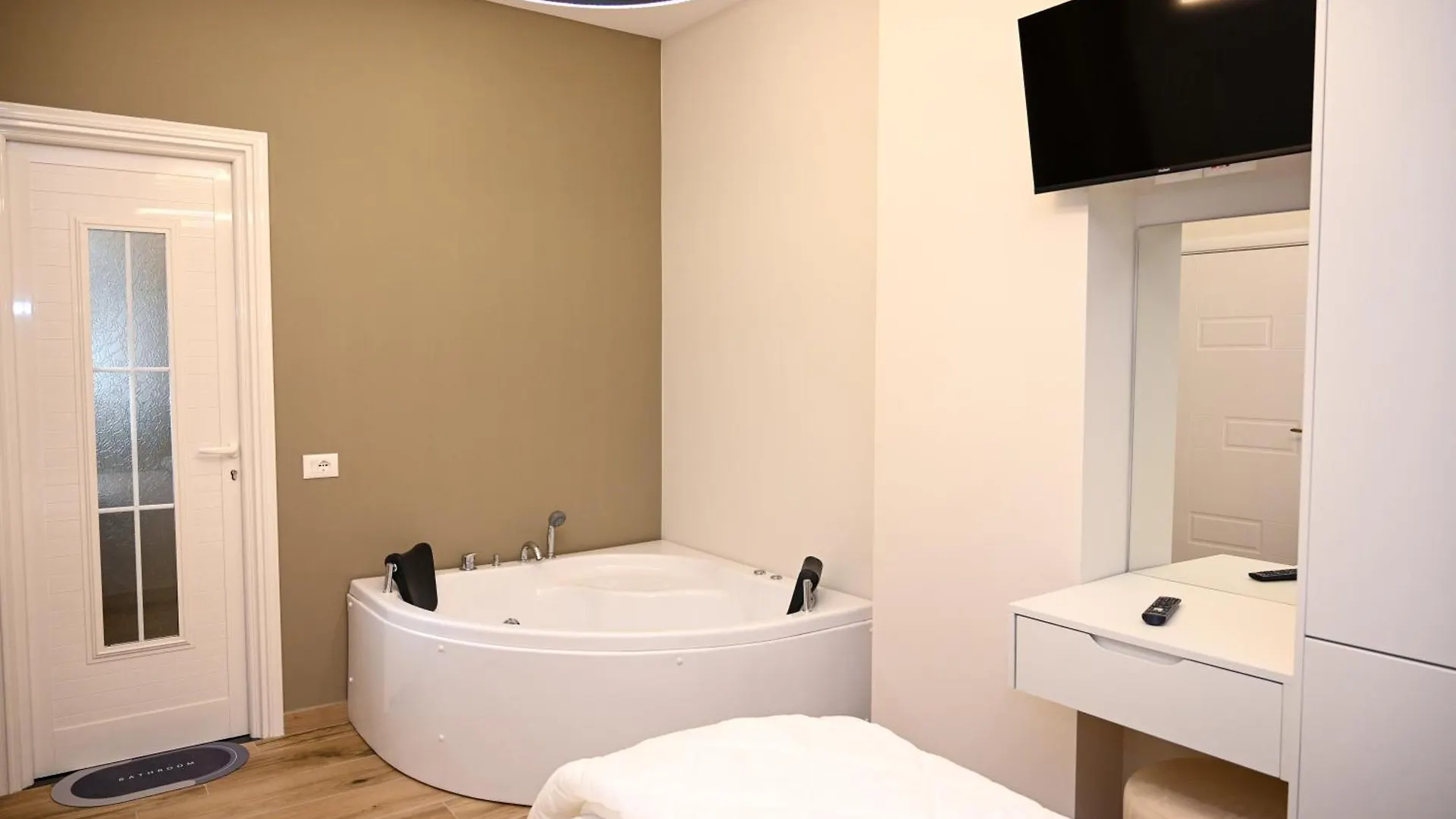 Swiss Lux Apartments Durrës
