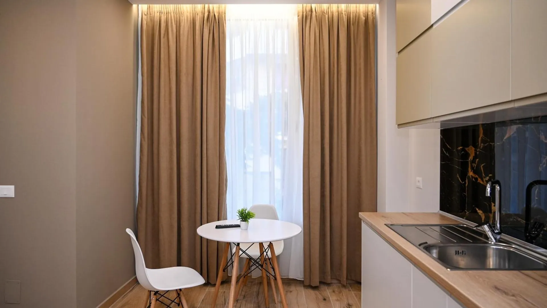 Swiss Lux Apartments Durrës