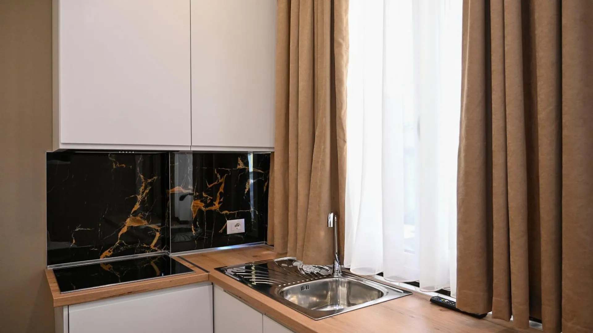 Swiss Lux Apartments Durrës